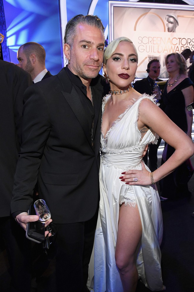 Lady Gaga tuyên bố hủy hôn với tình cũ, Bradley Cooper nhận gạch đá vì bị cho là người thứ 3 chen ngang - Ảnh 1.