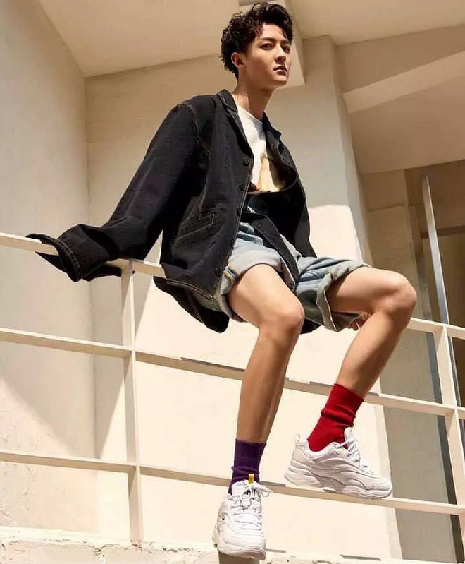 Đỡ kh&ocirc;ng nổi với hậu trường đằng sau loạt h&igrave;nh thần th&aacute;nh của sao Cbiz: Đỉnh cao của sống ảo l&agrave; đ&acirc;y! - Ảnh 9.