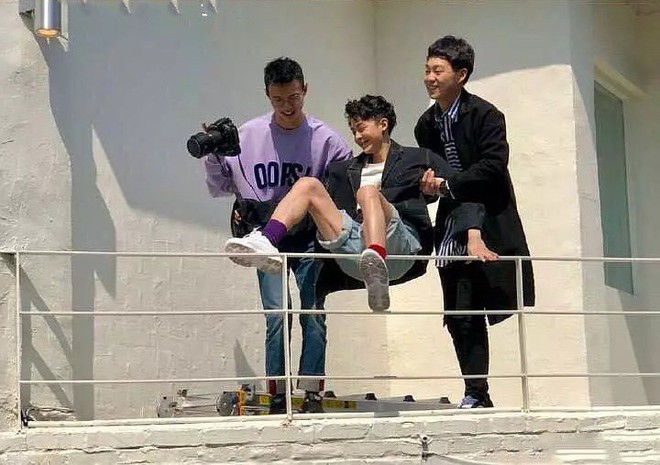 Đỡ kh&ocirc;ng nổi với hậu trường đằng sau loạt h&igrave;nh thần th&aacute;nh của sao Cbiz: Đỉnh cao của sống ảo l&agrave; đ&acirc;y! - Ảnh 10.