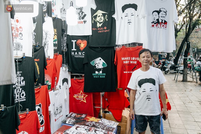 In áo phông hình 2 nhà lãnh đạo Donald Trump và Kim Jong-un, cửa hàng ở Hà Nội kiếm tiền triệu mỗi ngày - Ảnh 2.