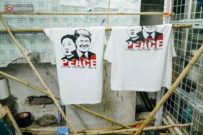 In áo phông hình 2 nhà lãnh đạo Donald Trump và Kim Jong-un, cửa hàng ở Hà Nội kiếm tiền triệu mỗi ngày - Ảnh 11.