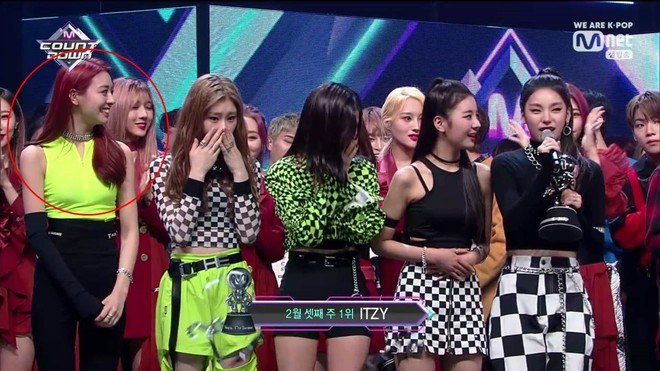 &ldquo;Soi&rdquo; biểu cảm girlgroup JYP khi nhận c&uacute;p: Netizen nhận x&eacute;t hội em &uacute;t &ldquo;cứng&rdquo; hơn c&aacute;c chị cũng v&igrave; điều n&agrave;y - Ảnh 3.
