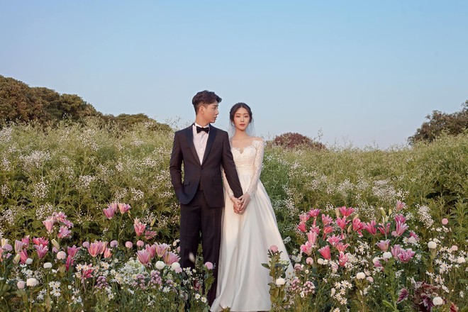 Bạn không nhìn nhầm đâu, đây là ảnh cưới của một cặp đôi Việt: Chàng thần thái như tài tử, nàng đẹp không kém Yoon Eun Hye - Ảnh 1.