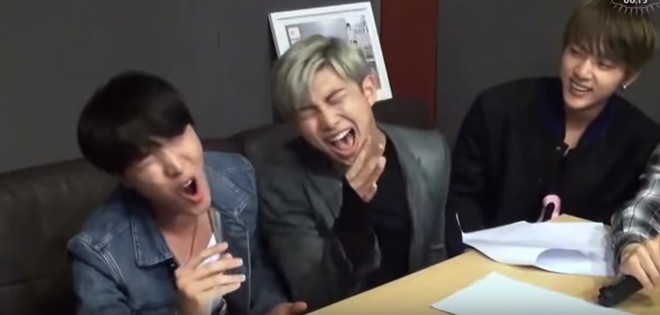 Khi idol đổi phần h&aacute;t cho nhau: Người l&agrave;m tốt bất ngờ, kẻ ph&aacute; banh ch&agrave;nh b&agrave;i h&aacute;t - Ảnh 1.