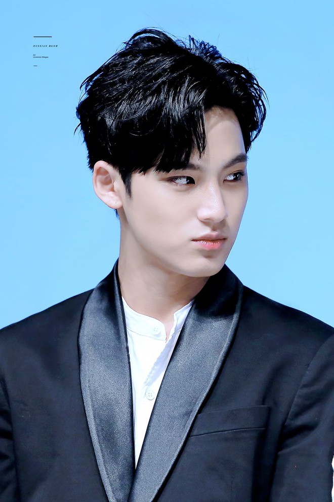 Mỹ nam điển trai nhất SEVENTEEN bị m&aacute;y quay t&oacute;m gọn khoảnh khắc mặt mộc ng&aacute;i ngủ tr&ecirc;n show thực tế - Ảnh 5.