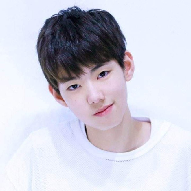 Bóc phốt đàn em của TFBoys: Bị đuổi khỏi công ty vì 15 đuổi đã yêu đương, kiếm tiền nhờ việc trở thành cò bán vé - Ảnh 9.