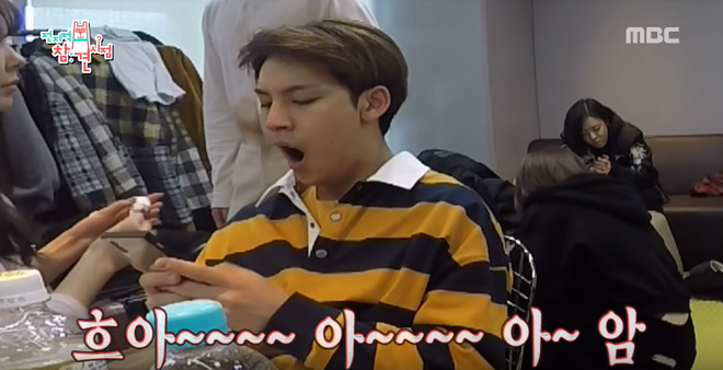 Mỹ nam điển trai nhất SEVENTEEN bị m&aacute;y quay t&oacute;m gọn khoảnh khắc mặt mộc ng&aacute;i ngủ tr&ecirc;n show thực tế - Ảnh 3.