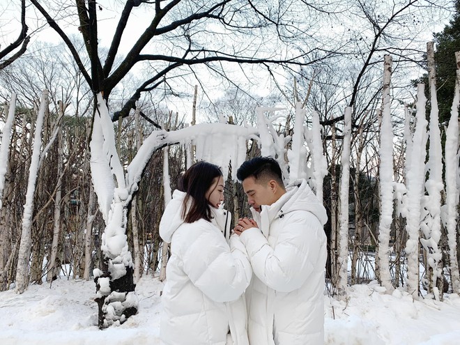 Cô dâu 200 cây vàng Nam Định khoe ảnh nắm tay, hôn môi ngọt ngào với chồng thiếu gia trong tuần trăng mật tại Hàn - Ảnh 5.