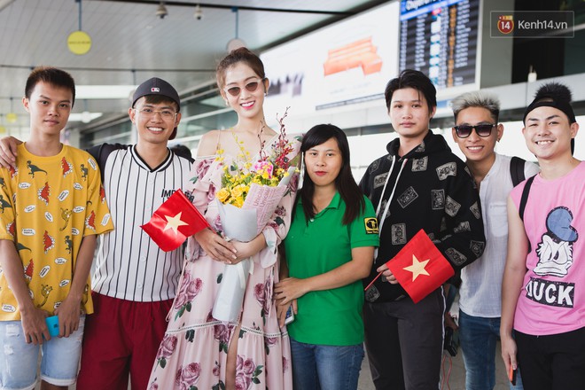 Tự tin khoe sắc ở sân bay, Nhật Hà vẫn bị chê mặc sến trong ngày khởi hành đến Thái thi Hoa hậu Chuyển giới - Ảnh 7.