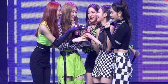 Kpop tuần 3 tháng 2: Tân binh khủng long ITZY giữ vững phong độ, 2 idol Kpop người Việt chính thức debut - Ảnh 7.