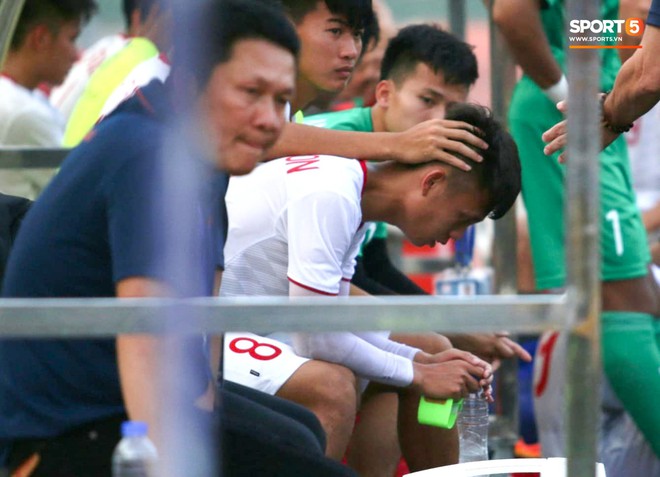 Thành viên BHL U22 Việt Nam nổi cơn giận dữ trước những hành động ăn mừng khiêu khích của Indonesia - Ảnh 10.