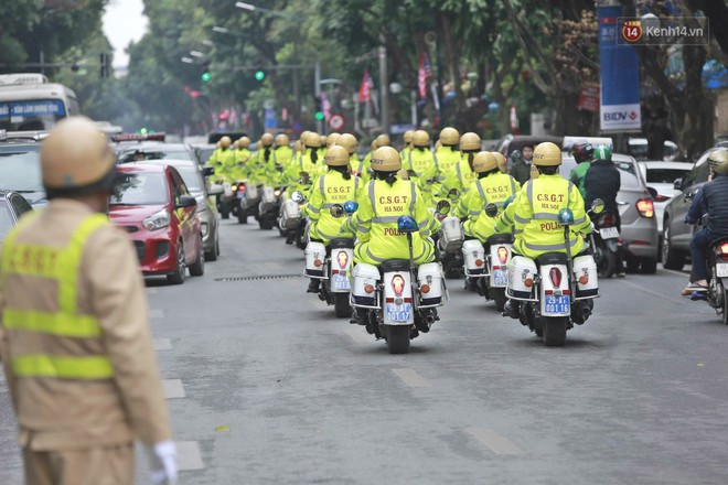 Công an Hà Nội diễu hành trên nhiều tuyến phố, triển khai xe bọc thép tăng cường an ninh trước thềm hội nghị thượng đỉnh Mỹ - Triều - Ảnh 2.