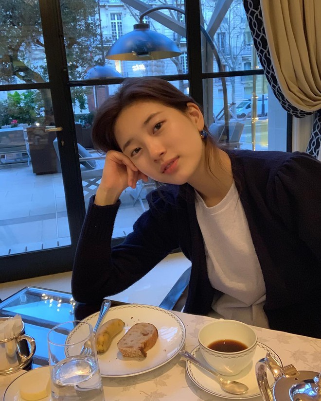 Suzy lại l&agrave;m ch&uacute;ng ta phải gật g&ugrave; c&ocirc;ng nhận: em xinh em để mặt mộc vẫn xinh! - Ảnh 4.