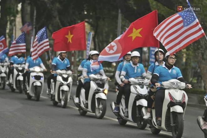 Công an Hà Nội diễu hành trên nhiều tuyến phố, triển khai xe bọc thép tăng cường an ninh trước thềm hội nghị thượng đỉnh Mỹ - Triều - Ảnh 3.