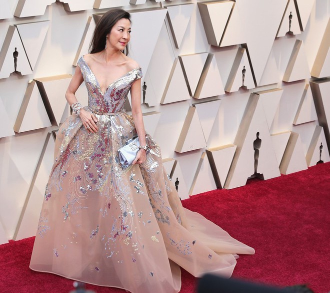 Những tinh hoa nổi nhất trên thảm đỏ Oscar 2019: Xem ra có công thức chung để lọt Top Best Dressed! - Ảnh 4.