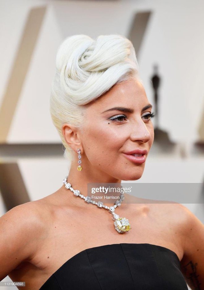 Phát sốt vì vòng kim cương siêu to của Lady Gaga trên thảm đỏ Oscar: Tới cả nghìn tỉ, Audrey Hepburn cũng từng đeo - Ảnh 3.