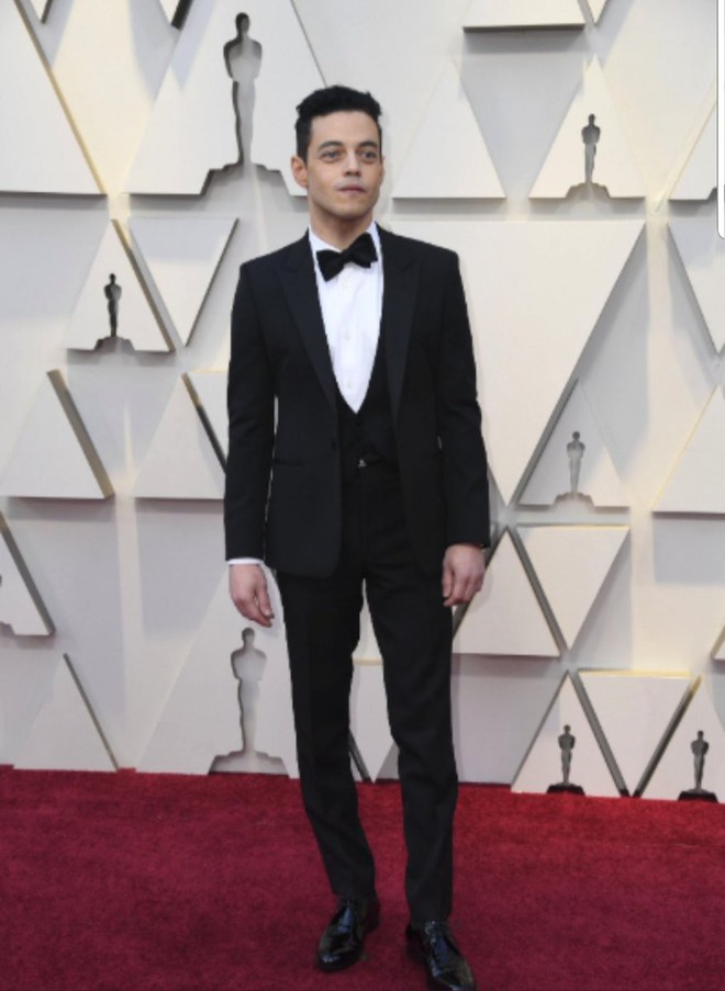 Chàng trai được cưng chiều nhất Oscar 2019: Rami Malek có 1 chiếc nơ lệch mà được bao người chỉnh giùm - Ảnh 8.