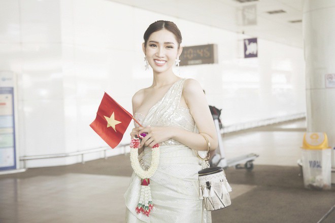 Cùng đổ bộ sân bay Thái, bất ngờ với nhan sắc đời thực của dàn thí sinh Hoa hậu Chuyển giới Quốc tế 2019 - Ảnh 1.