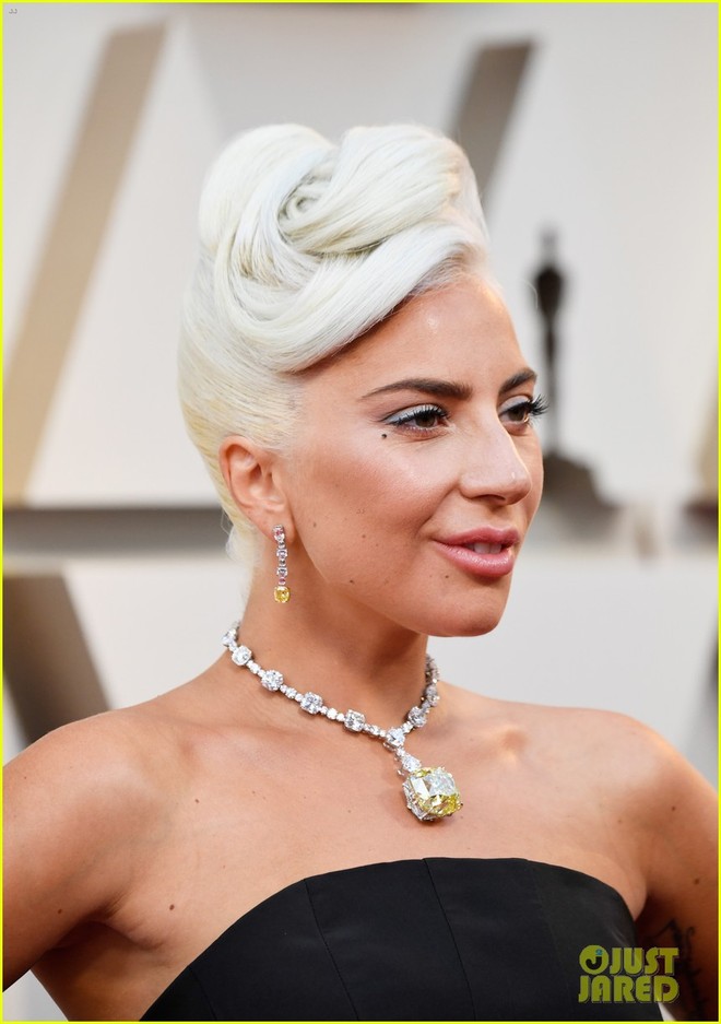 Thảm đỏ Oscar 2019: Lady Gaga bị tình tin đồn bỏ rơi, dàn Con nhà siêu giàu châu Á đọ sắc siêu anh hùng Marvel, DC - Ảnh 4.