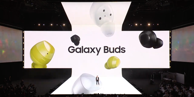 Tai nghe không dây giá chỉ 130 USD Samsung Galaxy Buds so đọ ra sao với Apple AirPods? - Ảnh 1.