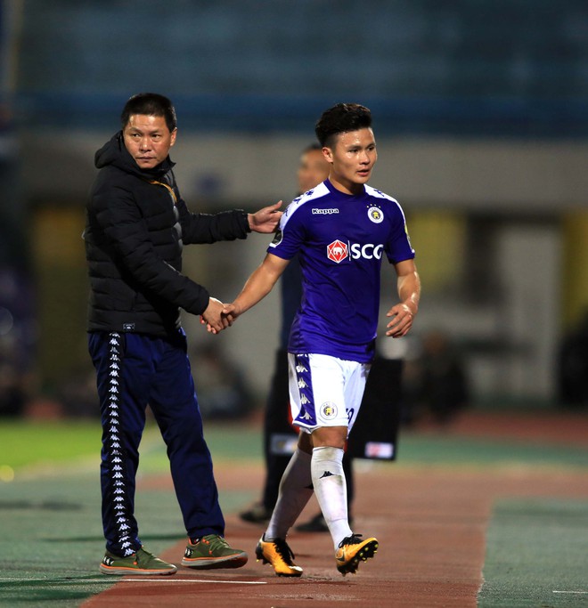 Khoảnh khắc vòng 1 V.League 2019: Tiền vệ Nguyễn Tuấn Anh trở lại, nước mắt Quế Ngọc Hải trận đầu khoác áo Viettel - Ảnh 7.