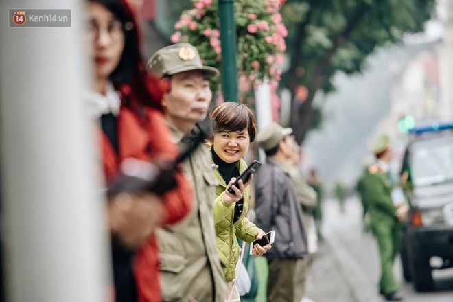 Hà Nội những ngày này, đi đâu cũng thấy niềm háo hức và rộn rã của một “điểm đến hoà bình” - Ảnh 13.