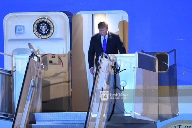 Siêu xe “quái thú” chở Tổng thống Mỹ Donald Trump đã về đến khách sạn Marriott - Ảnh 28.