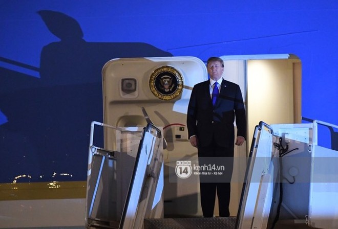 Siêu xe “quái thú” chở Tổng thống Mỹ Donald Trump đã về đến khách sạn Marriott - Ảnh 29.