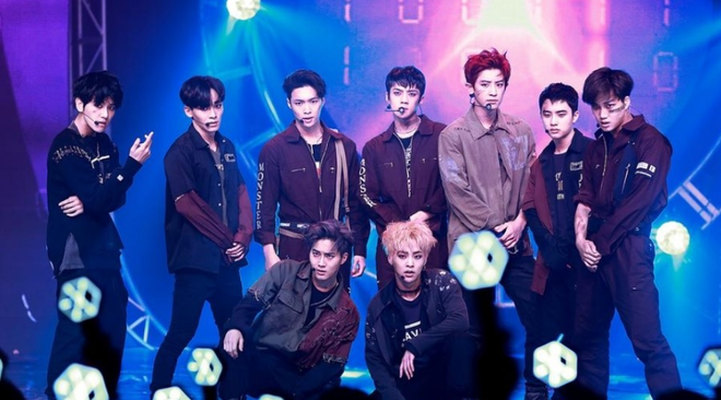 Nhận 3 giải lớn ở 2 buổi lễ trong 1 ngày, BTS đe doạ soán ngôi ông hoàng Daesang của EXO - Ảnh 3.