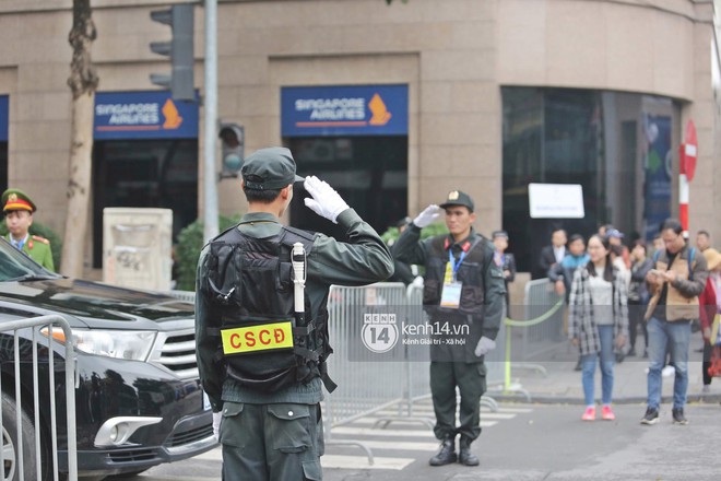 Ngày đầu thượng đỉnh Mỹ - Triều: An ninh thắt chặt tại khách sạn Metropole, người dân lân cận phải xuất trình CMT để được vào nhà - Ảnh 8.