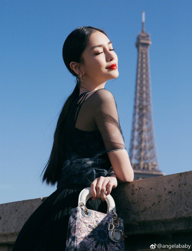 Thả dáng tại Paris, Angela Baby chứng minh đẳng cấp nhan sắc tựa công chúa bước ra từ cổ tích - Ảnh 4.