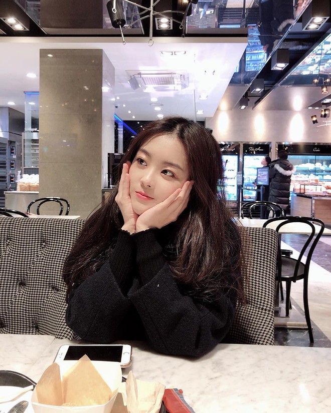 Anh chị em ngo&agrave;i showbiz của nam, nữ thần ch&acirc;u &Aacute;: Người như minh tinh, kẻ k&eacute;m sắc, kh&oacute; tin nhất l&agrave; em Song Joong Ki - Ảnh 16.