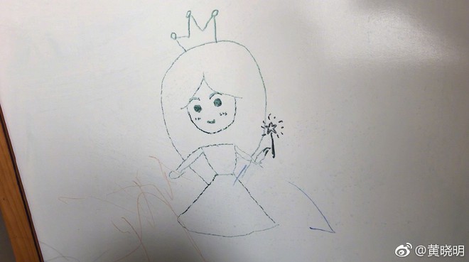 Đập tan tin đồn rạn nứt, Huỳnh Hiểu Minh c&ugrave;ng con trai tặng Angela Baby m&oacute;n qu&agrave; sinh nhật đặc biệt đ&uacute;ng 0h s&aacute;ng - Ảnh 3.