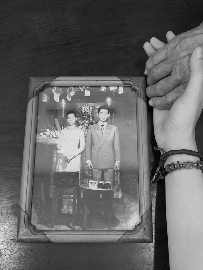 Angela Phương Trinh kể chuyện xúc động về bà ngoại: Bán xôi nuôi con cháu từ 18 đến nay 81 tuổi - Ảnh 1.