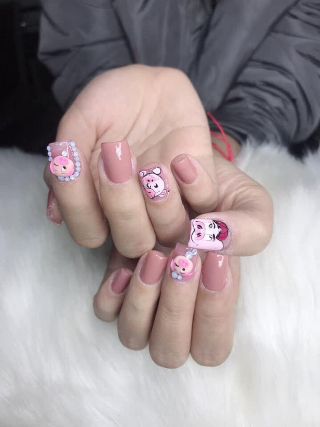 Nail heo là một chủ đề đáng yêu và đầy sáng tạo để tạo nên những bộ nail tuyệt đẹp. Hãy truy cập vào các bức ảnh liên quan để cảm nhận được sự độc đáo và ngộ nghĩnh của chúng.