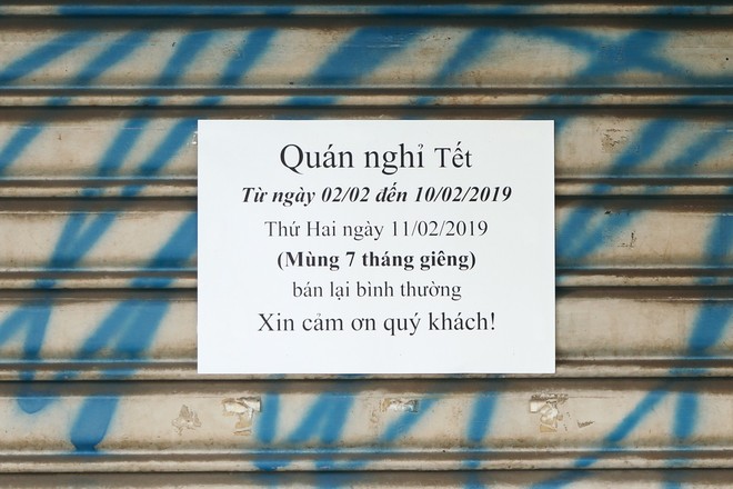 Đây là khoảnh khắc khiến bạn nhận ra Sài Gòn đã chuyển từ đón Tết sang ăn Tết: Quán xá đóng cửa hàng loạt, phố phường bình yên chậm rãi - Ảnh 14.