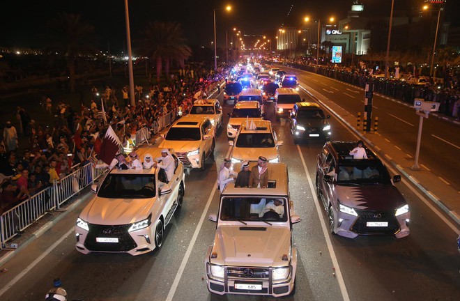 Qatar sáng rực trong đêm, sôi động chưa từng có trong ngày đón những người hùng trở về từ Asian Cup - Ảnh 10.