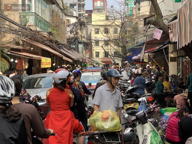 Chợ Hàng Bè đông đến kinh ngạc: giờ vẫn chưa sắm Tết thì đây là địa chỉ có tất cả mọi thứ ngon cho bạn - Ảnh 2.