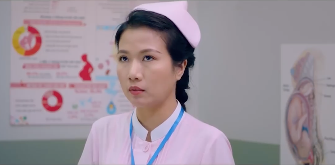 Chị y t&aacute; Hậu Duệ Mặt Trời t&aacute;i xuất ở phim Cua Lại Vợ Bầu v&agrave; trả treo hơn cả bậc! - Ảnh 2.