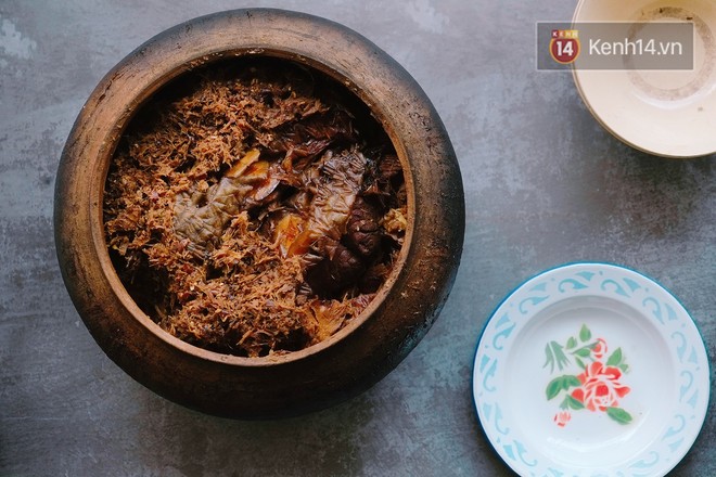 Đập hộp ni&ecirc;u c&aacute; kho c&oacute; gi&aacute; 1,2 triệu đồng v&agrave; đ&acirc;y l&agrave; những l&yacute; do khiến m&oacute;n c&aacute; kho n&agrave;y đắt đỏ như vậy - Ảnh 4.