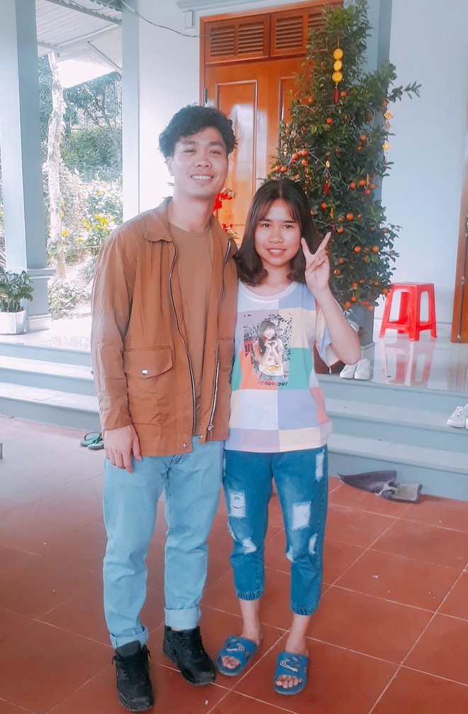 Trang phục Tết của cầu thủ Việt Nam: người cool ngầu, người giản dị - Ảnh 4.