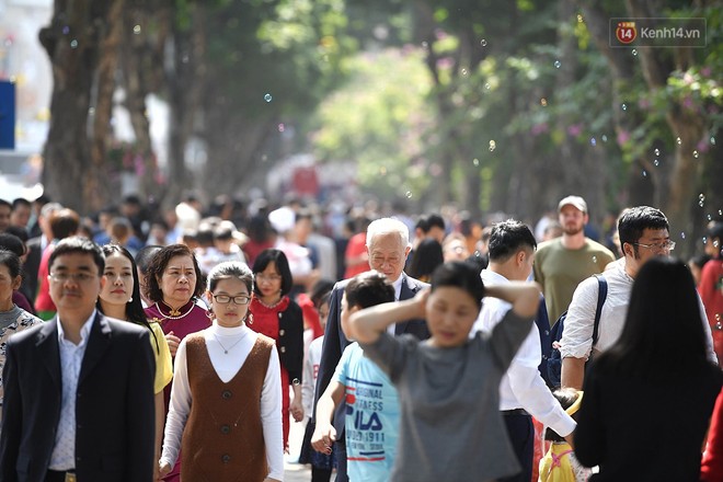 Dân mạng kêu trời vì Hà Nội mùa xuân nóng như mùa hè: mua áo len, áo nỉ đã đời thì cất trong tủ - Ảnh 10.