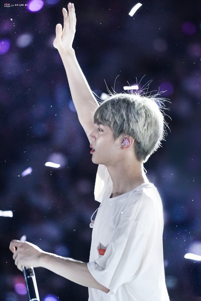 Dở kh&oacute;c dở cười idol Kpop gặp sự cố v&igrave; tẩy t&oacute;c: Người vẫn đẹp như ti&ecirc;n tử, kẻ đầu như ph&aacute;o nổ đ&ecirc;m Tết - Ảnh 14.