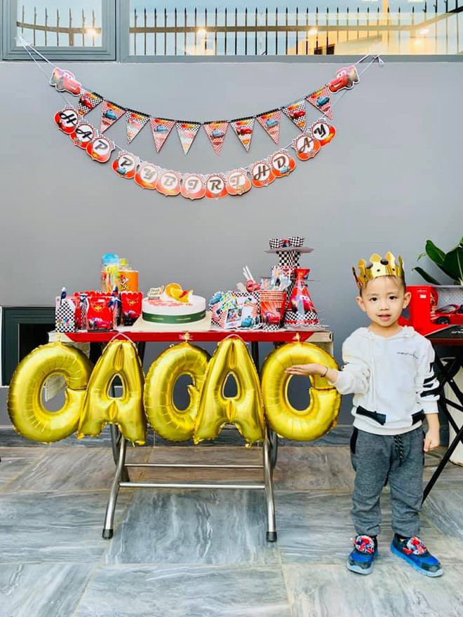 Ốc Thanh Vân tự tay chuẩn bị tiệc sinh nhật cho con trai út tại nhà riêng - Ảnh 2.