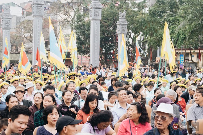 Chùm ảnh: Khai hội Gò Đống Đa xuân Kỷ Hợi, đón bằng Di tích quốc gia đặc biệt - Ảnh 3.