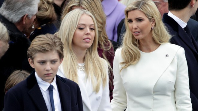 Tiffany Trump: Cuộc sống xa hoa của con gái tổng thống Trump và vợ 2 