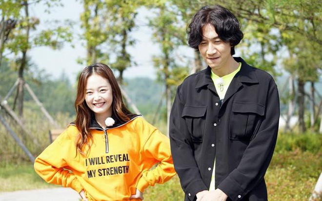 Jeon So Min nói gì khi tin đồn hẹn hò với Lee Kwang Soo bất ngờ bị khơi lại? - Ảnh 2.