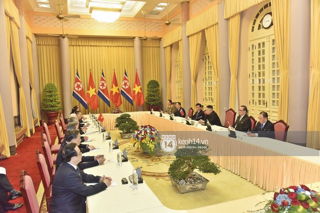 Chủ tịch Kim Jong-un kết thúc ngày đầu tiên thăm hữu nghị chính thức Việt Nam sau các cuộc diện kiến lãnh đạo nhà nước - Ảnh 9.