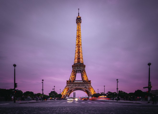 Tháp Eiffel Trong Một Ngày Nắng Đẹp Ở Paris Hình ảnh Sẵn có  Tải xuống Hình  ảnh Ngay bây giờ  Tháp Eiffel Biểu tượng  Đồ thủ công Bầu trời  iStock