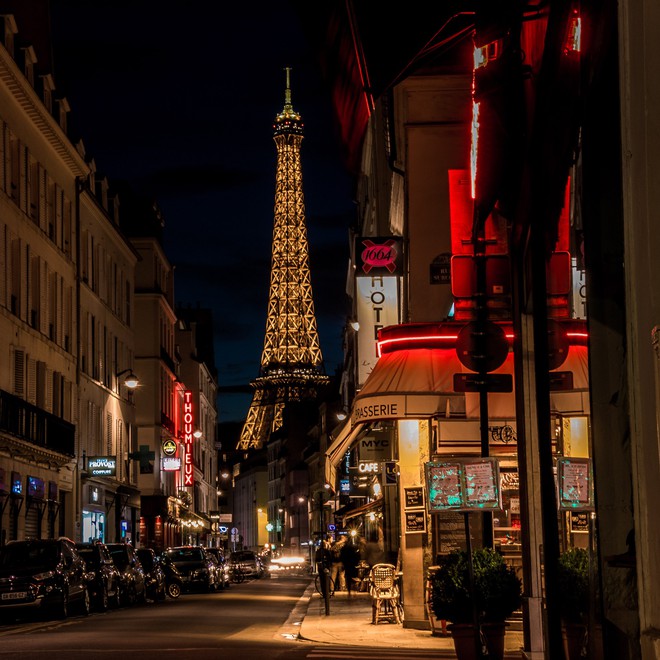 Chụp hình tháp Eiffel vào buổi tối có thể khiến bạn... bị kiện ra toà, và đây là lí do! - Ảnh 2.